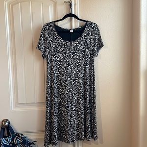 Black&White Floral Flowy Dress
